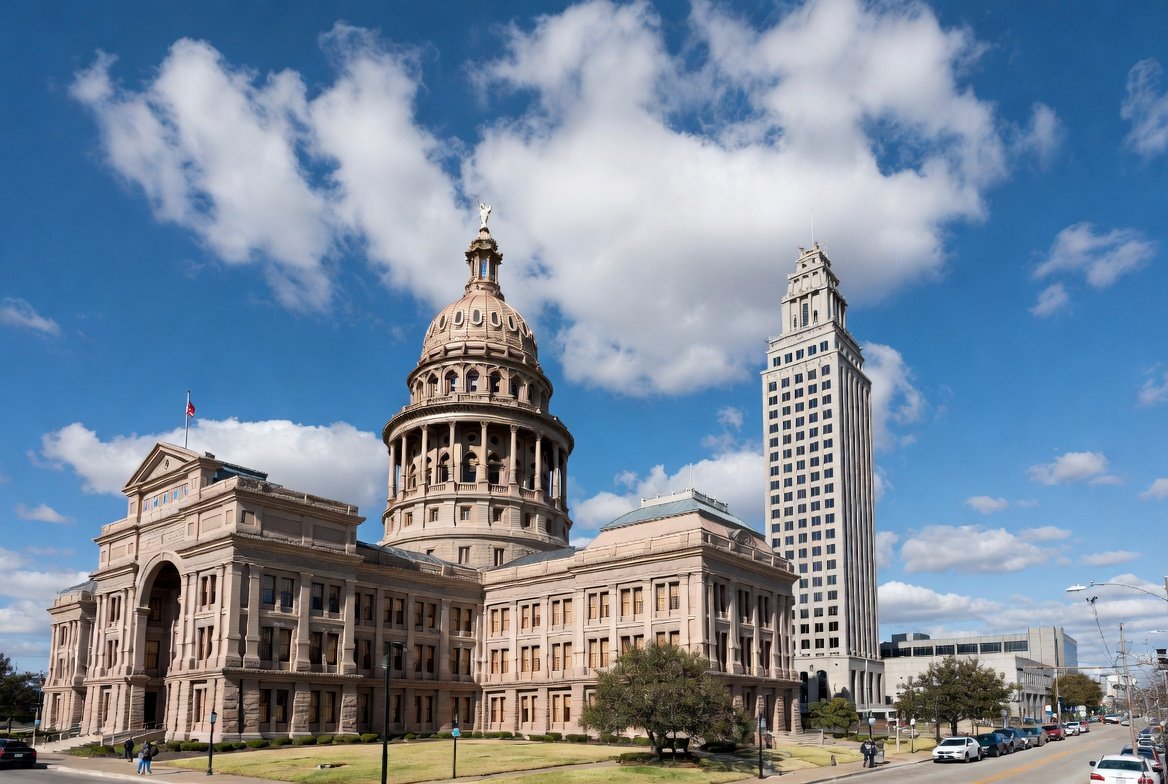 Texas State Capitol building representing state cosmetology licensing law